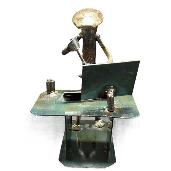 Roland Metal Art Railroad Spike Sculpture Cooking Show Influencer Career - Picture 3 of 10